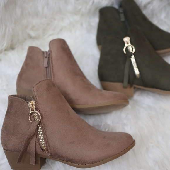 2Y Dusty Rose Booties - Picture 9 of 16